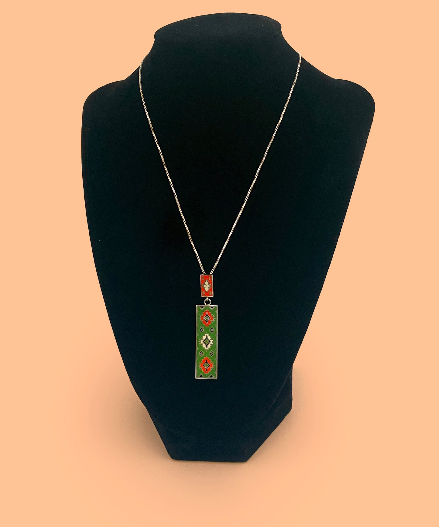 Green Carpet Pattern Necklace
